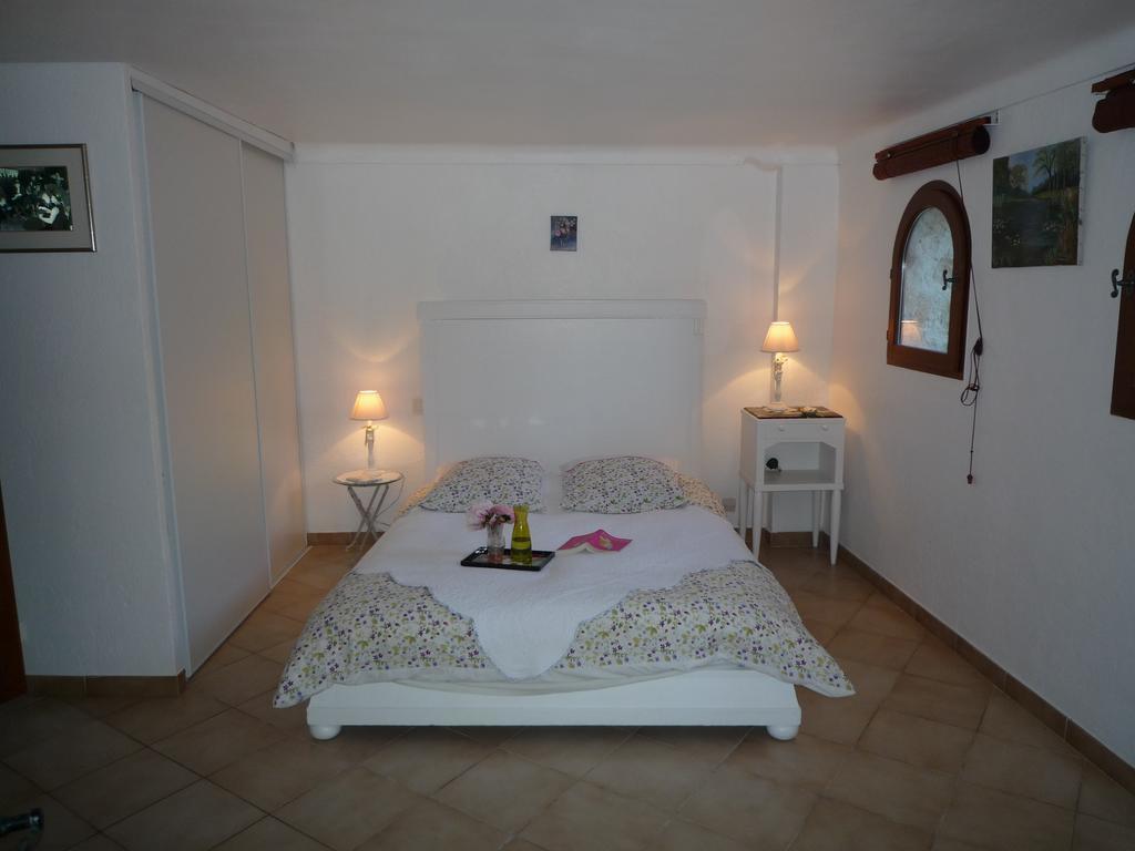 La Rose Des Vents Bed and Breakfast Montauroux Εξωτερικό φωτογραφία